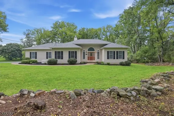 29 Tamarack Rd, White Twp., NJ 07823