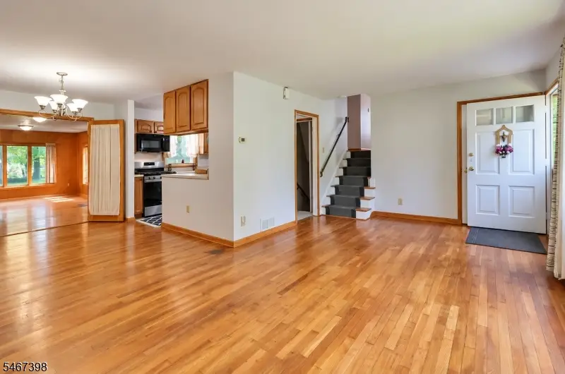 24 Countryside Dr, Livingston, NJ 07039 - #2