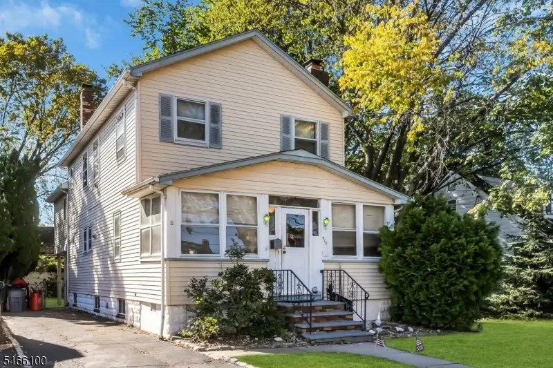 416 Roosevelt St, Roselle Park, NJ 07204 - #1