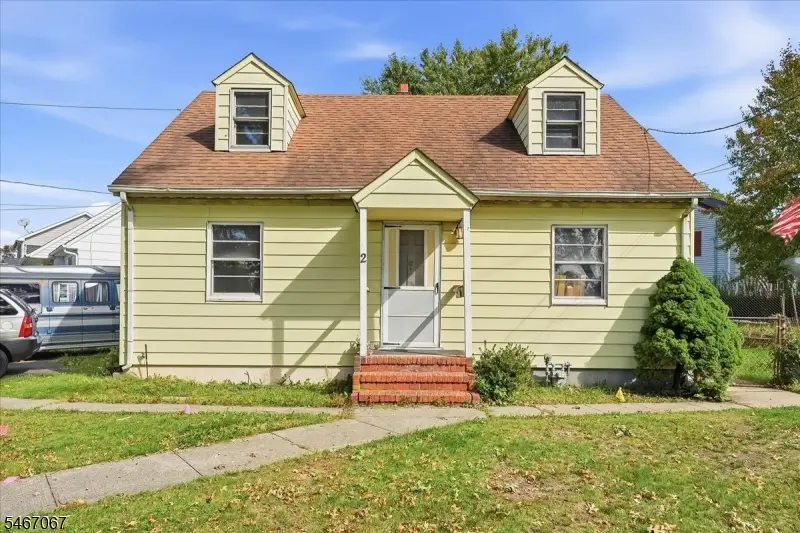 2 Dawn Dr, Clark, NJ 07066 - #1