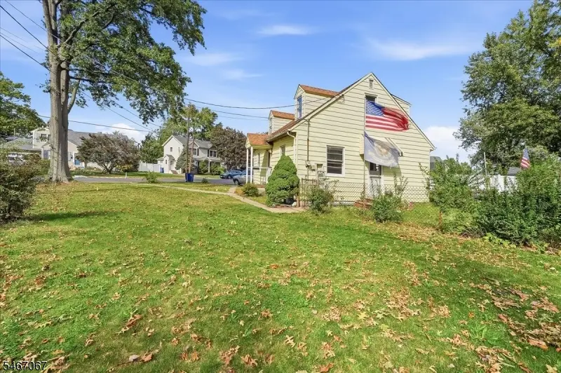 2 Dawn Dr, Clark, NJ 07066 - #3