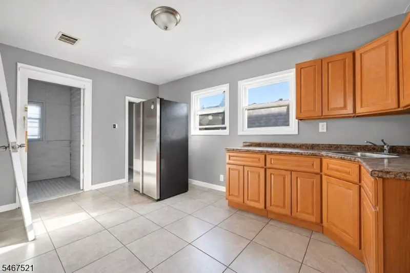 196 Fairmount Ave, Newark, NJ 07103 - #3