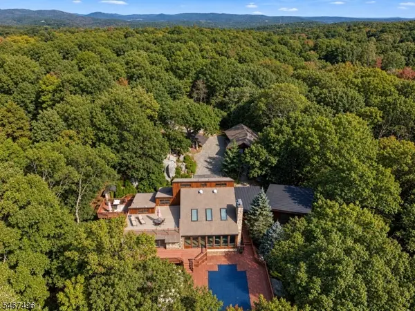 53 Tintle Rd, Kinnelon Boro, NJ 07405