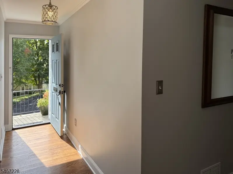 9 Harrison Ct, Summit, NJ 07901 - #2