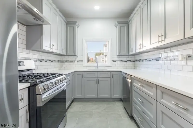 137 Amherst St, East Orange, NJ 07018 - #3
