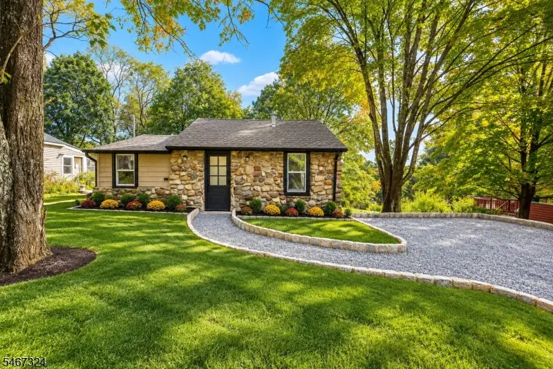 11 Laketop Dr, Hampton, NJ 07860 - #1