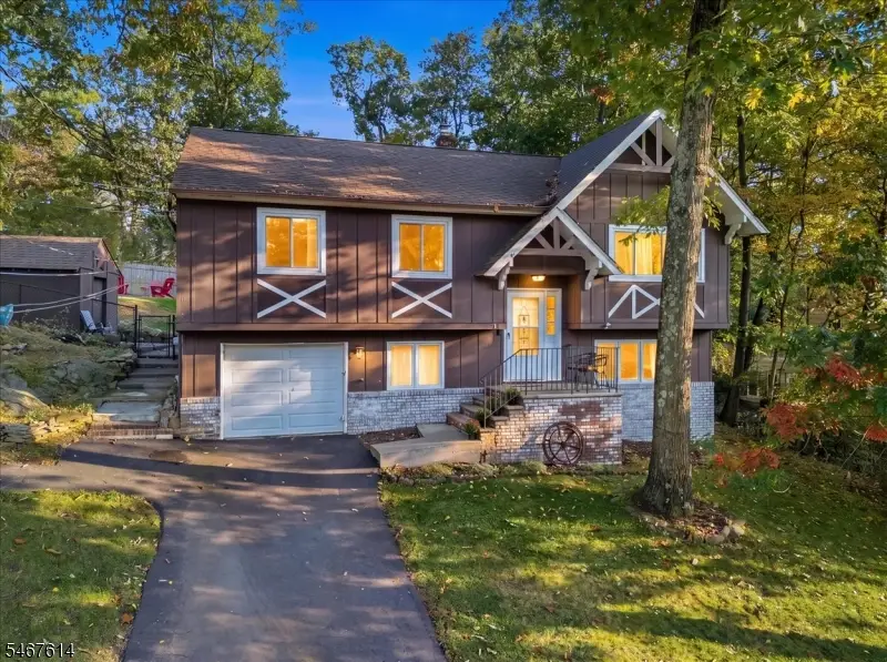 11 Cherokee Ave, White Meadow Lake, NJ 07866 - #1