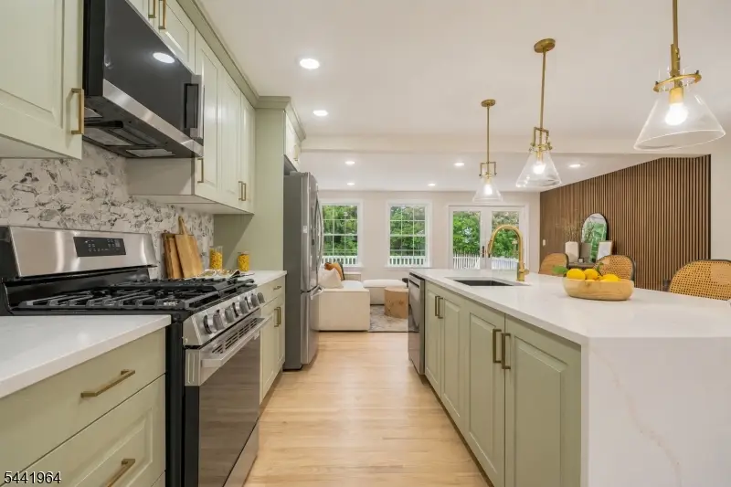 21 Glannon Rd, Livingston, NJ 07039 - #3