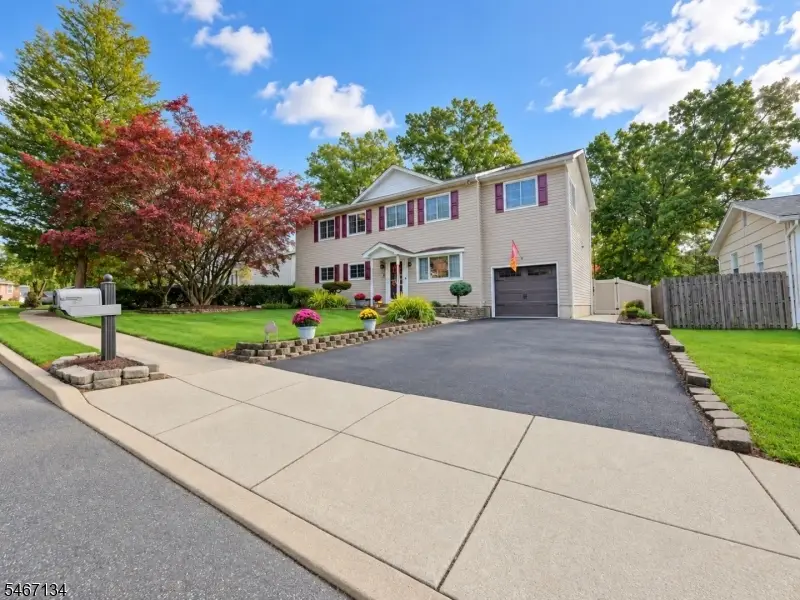 7 Perrelli Ln, Oak Ridge, NJ 07438 - #3