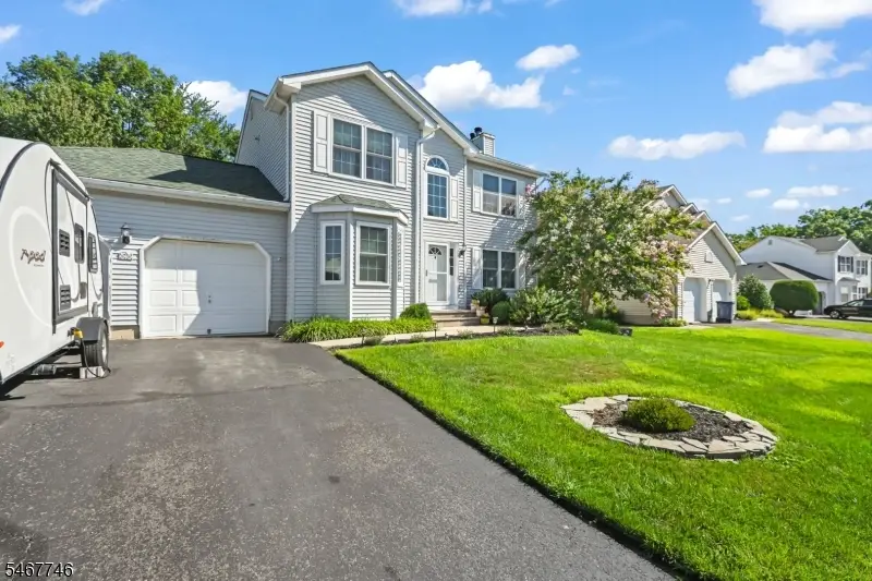 52 Diamond Ln, Howell, NJ 07731 - #2