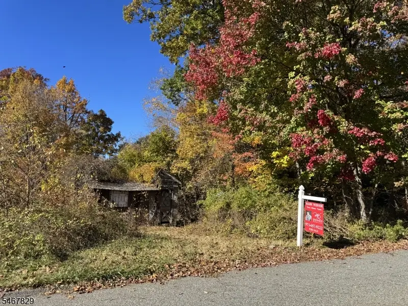 17 Hampton Rd, Upper Greenwood Lake, NJ 07480 - #1