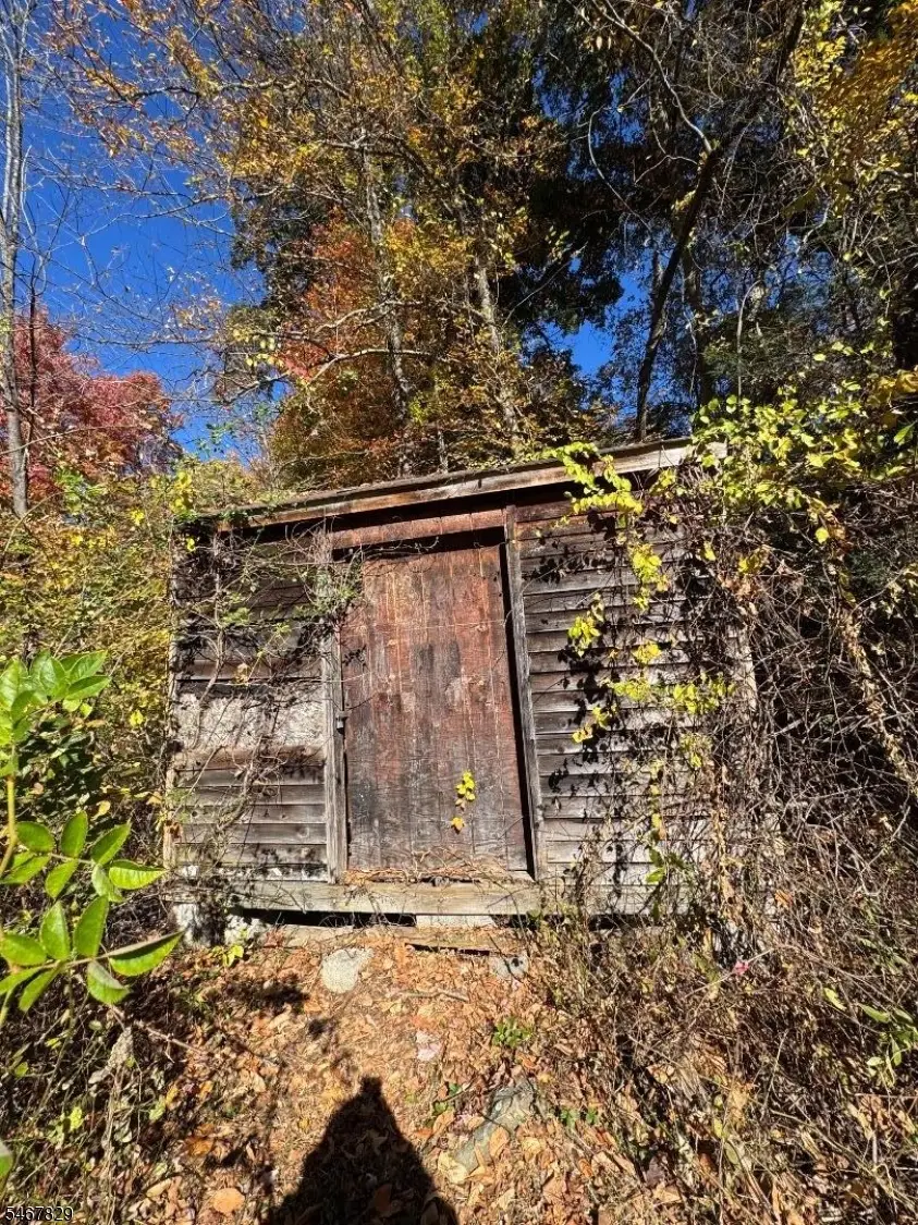 17 Hampton Rd, Upper Greenwood Lake, NJ 07480 - #2