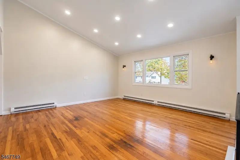13 Adelphi Trl, Hopatcong, NJ 07843 - #3