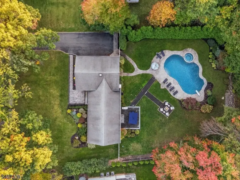 4 Walton Ln, Livingston, NJ 07039 - #1
