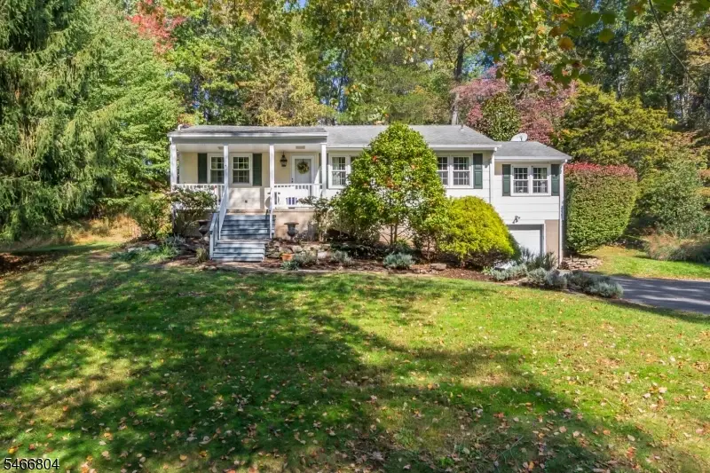 8 Prescott Cir, Clinton, NJ 08833 - #1