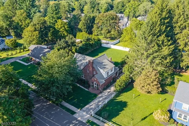 29 Orchard St, Mendham, NJ 07945 - #2