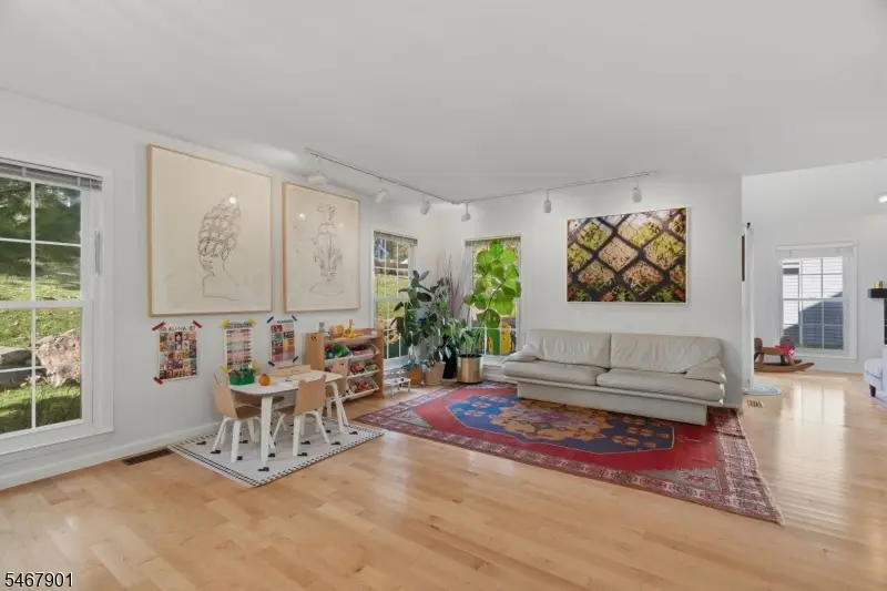 150 Dezenzo Ln, West Orange, NJ 07052 - #1