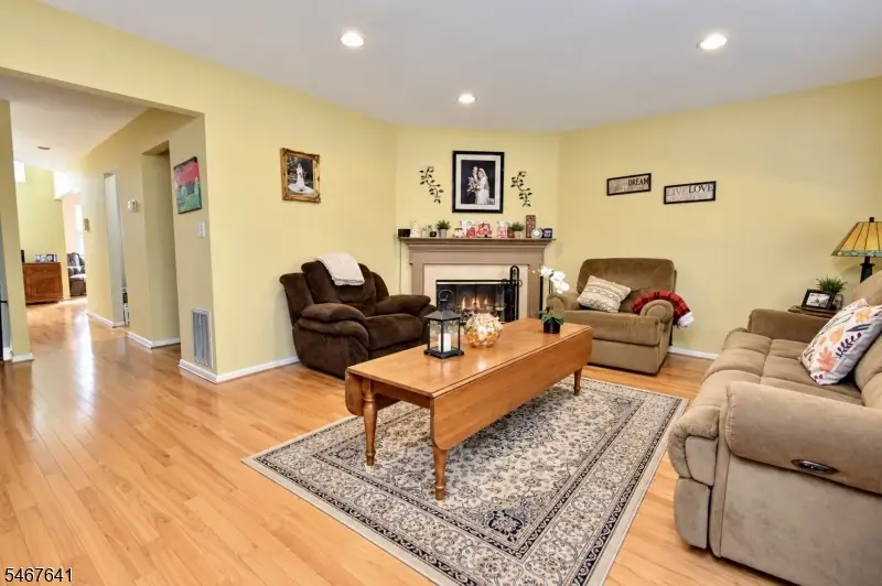 25 Foxboro Ln #D, West Milford, NJ 07480 - #3