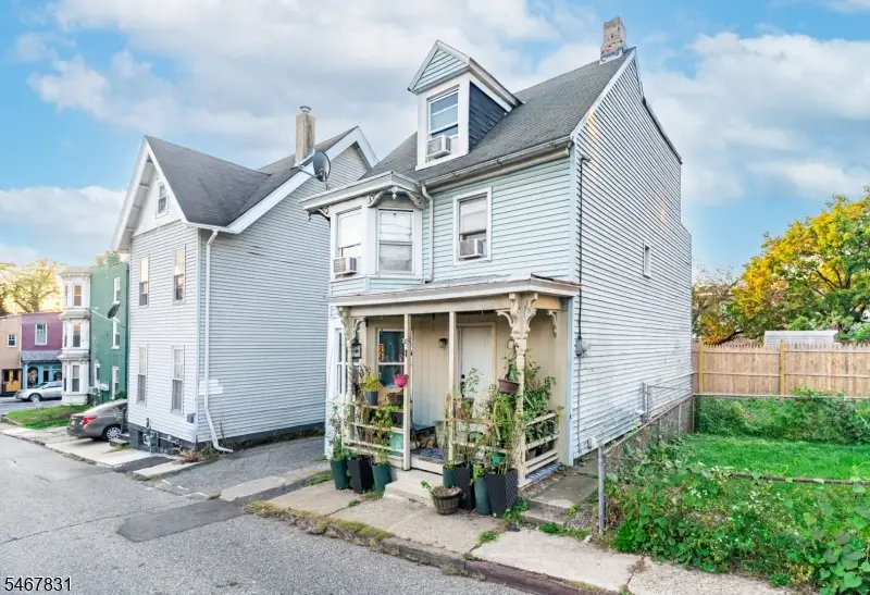 3 Tyndall Ave, Phillipsburg, NJ 08865 - #1