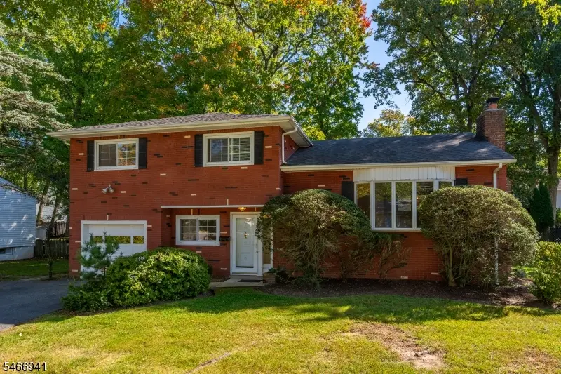 45 Crestmont Rd, West Orange, NJ 07052 - #3