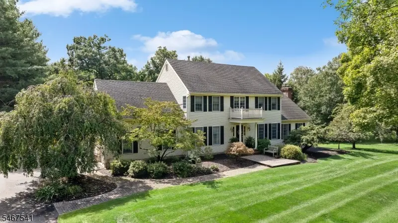 11 Ewing Dr, Raritan, NJ 08822 - #1