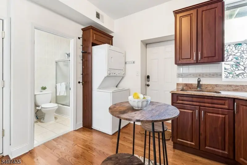 80 Bay St #7, Montclair, NJ 07042 - #3
