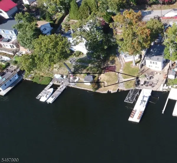 76 Ithanell Rd, Hopatcong Boro, NJ 07843