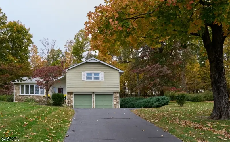 26 Fawn Dr, Raritan, NJ 08822 - #2