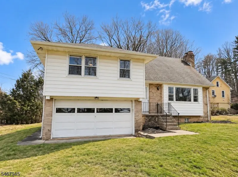 652 Carpentersville Rd, Pohatcong, NJ 08865 - #1