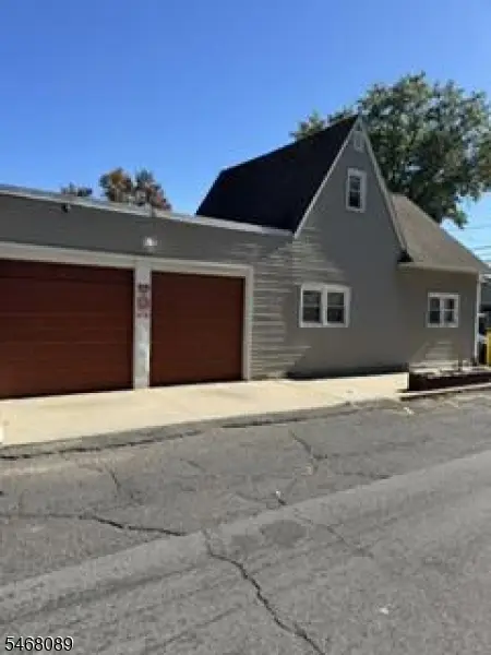 9 Woodside Pl, Newark, NJ 07104 - #1