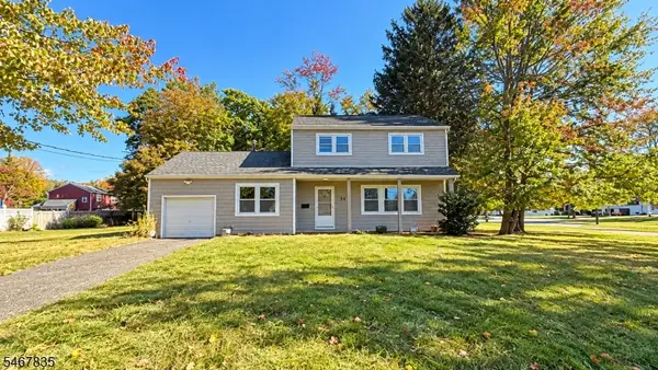 34 Winthrop Dr, Manalapan Twp., NJ 07726