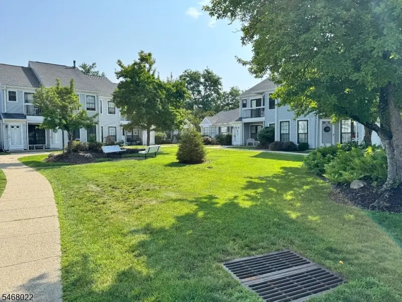 29 Krinsky Ct, Mahwah, NJ 07430 - #2