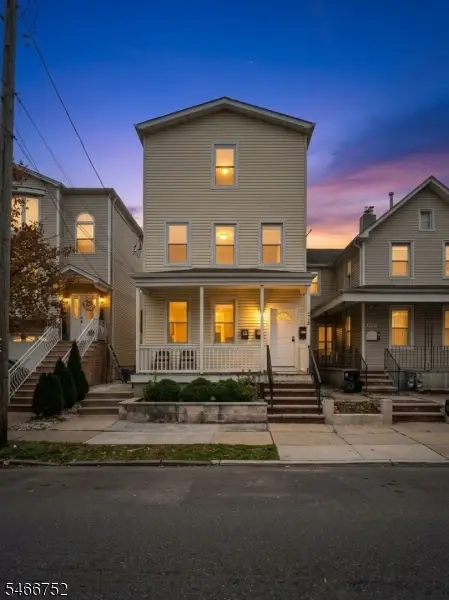 216 E Jersey St, Elizabeth City, NJ 07206
