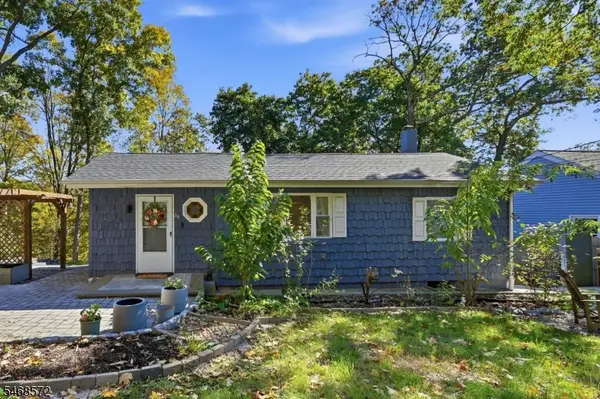 64 Truman Blvd, Oakland Boro, NJ 07436
