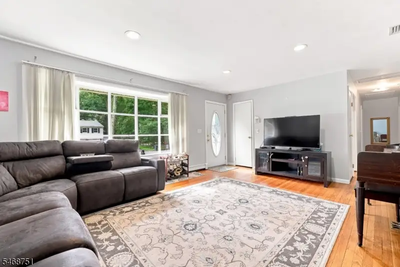 76 Page Dr, Oakland, NJ 07436 - #3
