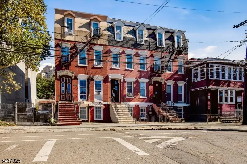 22 Storms Ave, Jersey City, NJ 07306 - #1