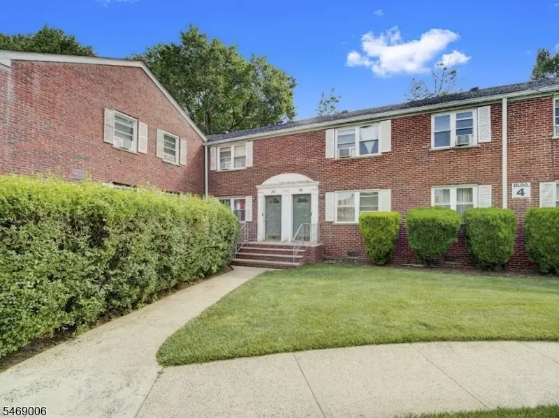 20 A Carolyn Terrace, Roselle, NJ 07203 - #3