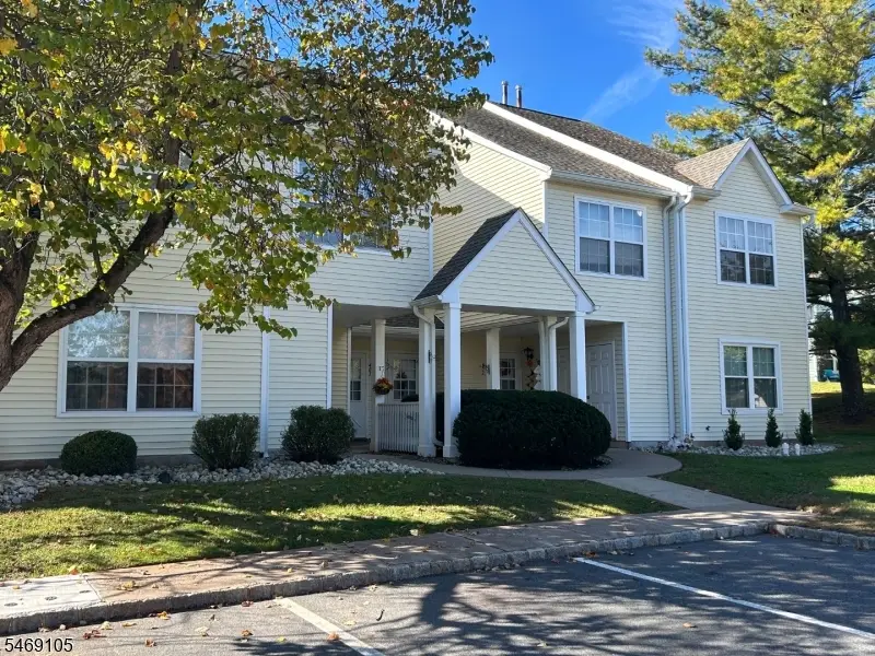 403 Hunt Dr, Holland, NJ 08848 - #1