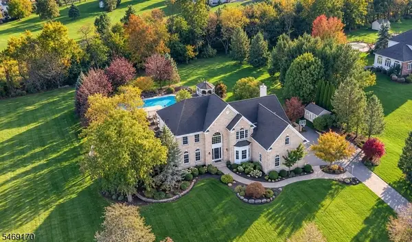 28 Nashaway Dr, Raritan Twp., NJ 08551