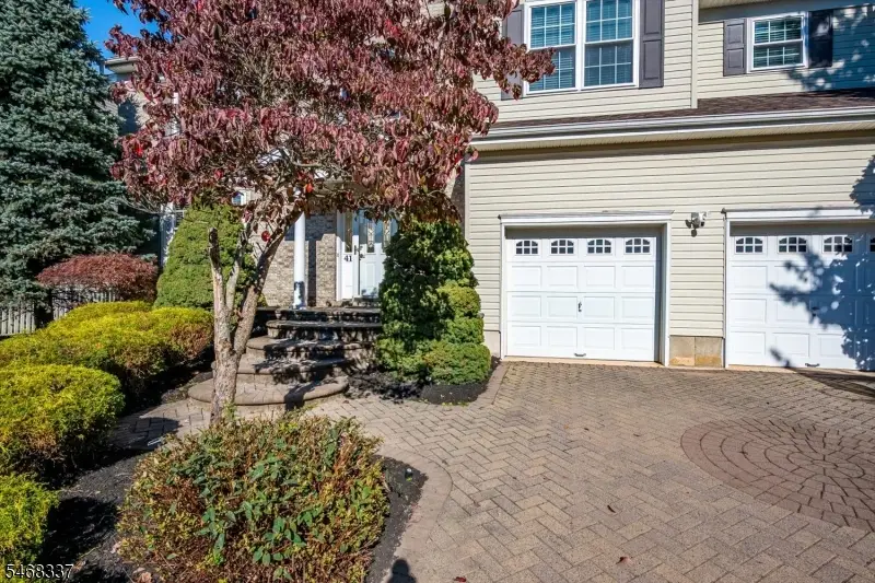41 Treetops Cir, Ten Mile Run, NJ 08540 - #3