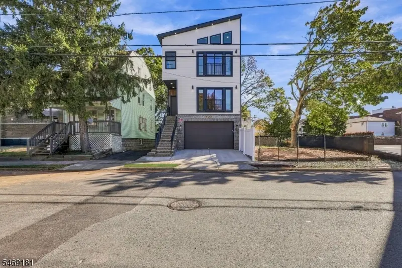 822 S 20th St, Newark, NJ 07108 - #2