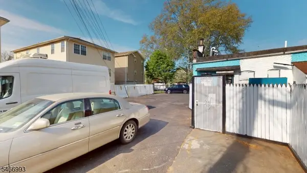 184 N Park St, East Orange City, NJ 07017
