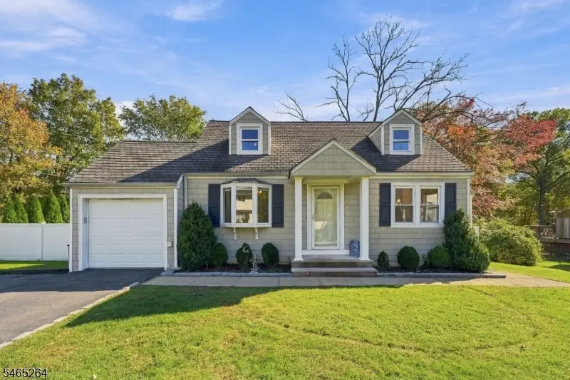 33 Kahl Rd, East Hanover, NJ 07936 - #1
