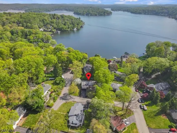 3 Nice Pl, Hopatcong Boro, NJ 07871