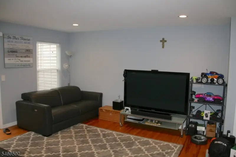 38 Parkside Ct, Wayne, NJ 07470 - #2
