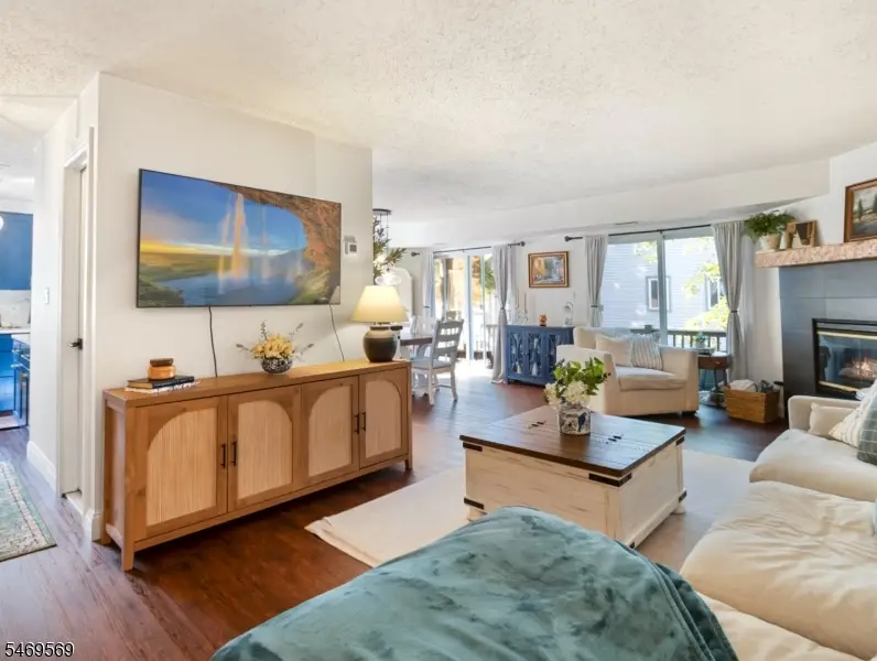 118 Woods Edge Dr, Roxbury, NJ 07876 - #1