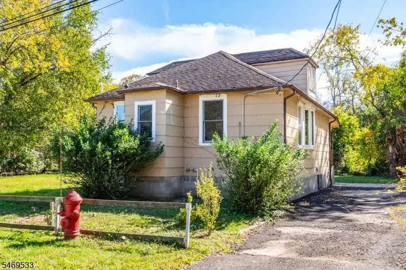 18 Riverside Dr, Oakland, NJ 07436 - #2