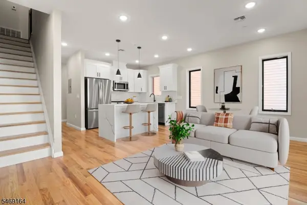 412 Cross St, Harrison Town, NJ 07029