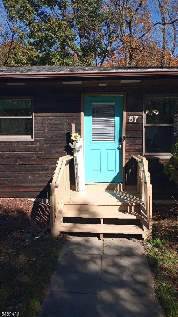 57 Fairview Ave, Newton Town, NJ 07860
