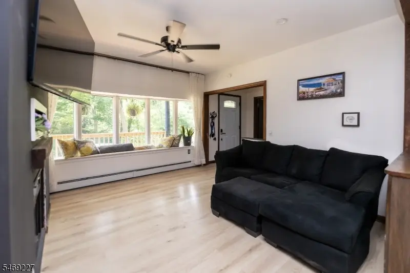 30 Henderson St, Oxford, NJ 07863 - #2